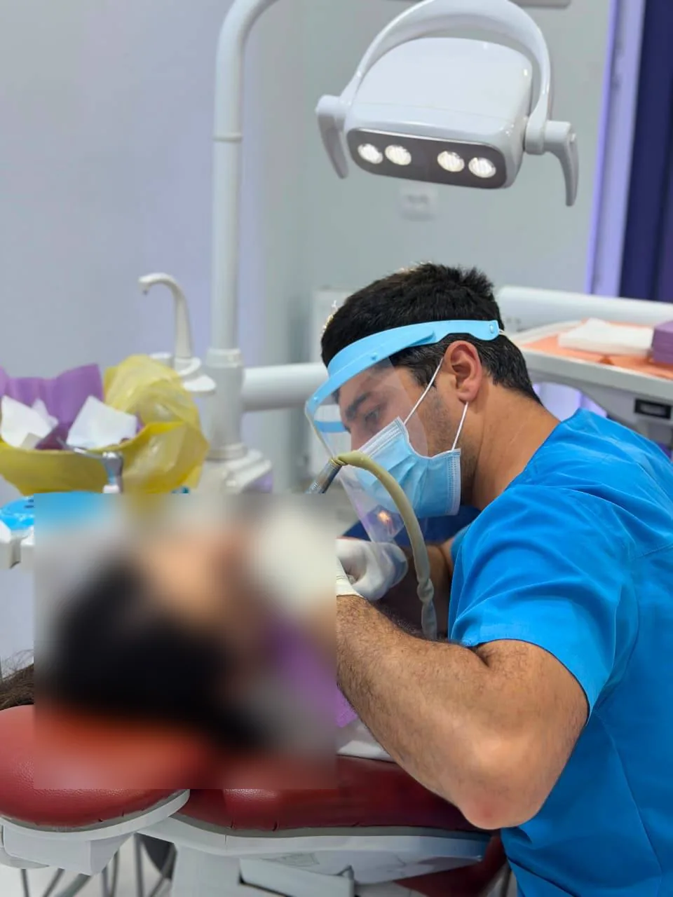 Лечение зубов в клинике MRdent32 в Марнеули
